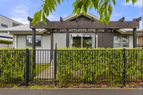 An elegant 2-bedroom house in Hamilton central.